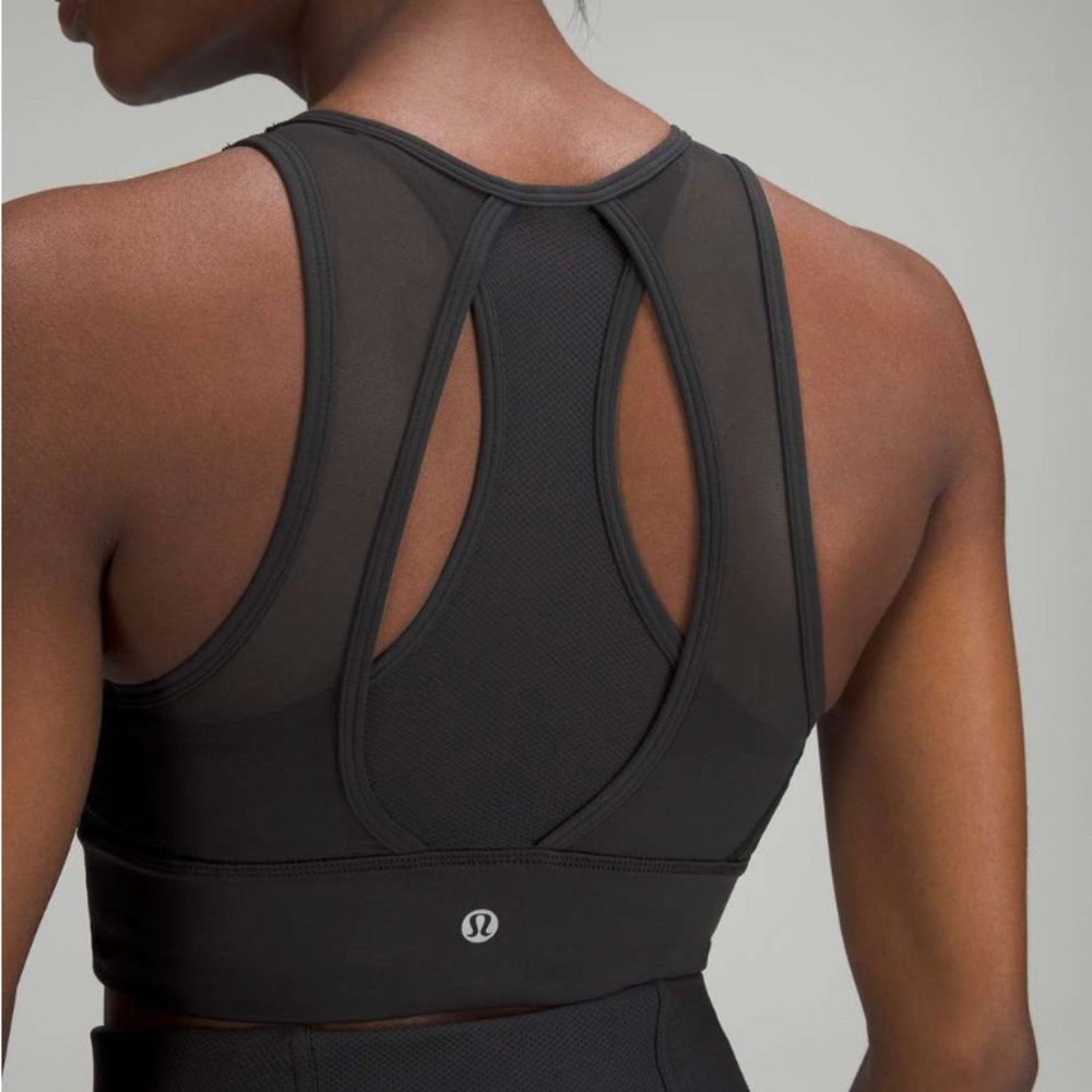 Lululemon Everlux High-Neck Train Bra
Black Size 4 Black Lululemon Bra